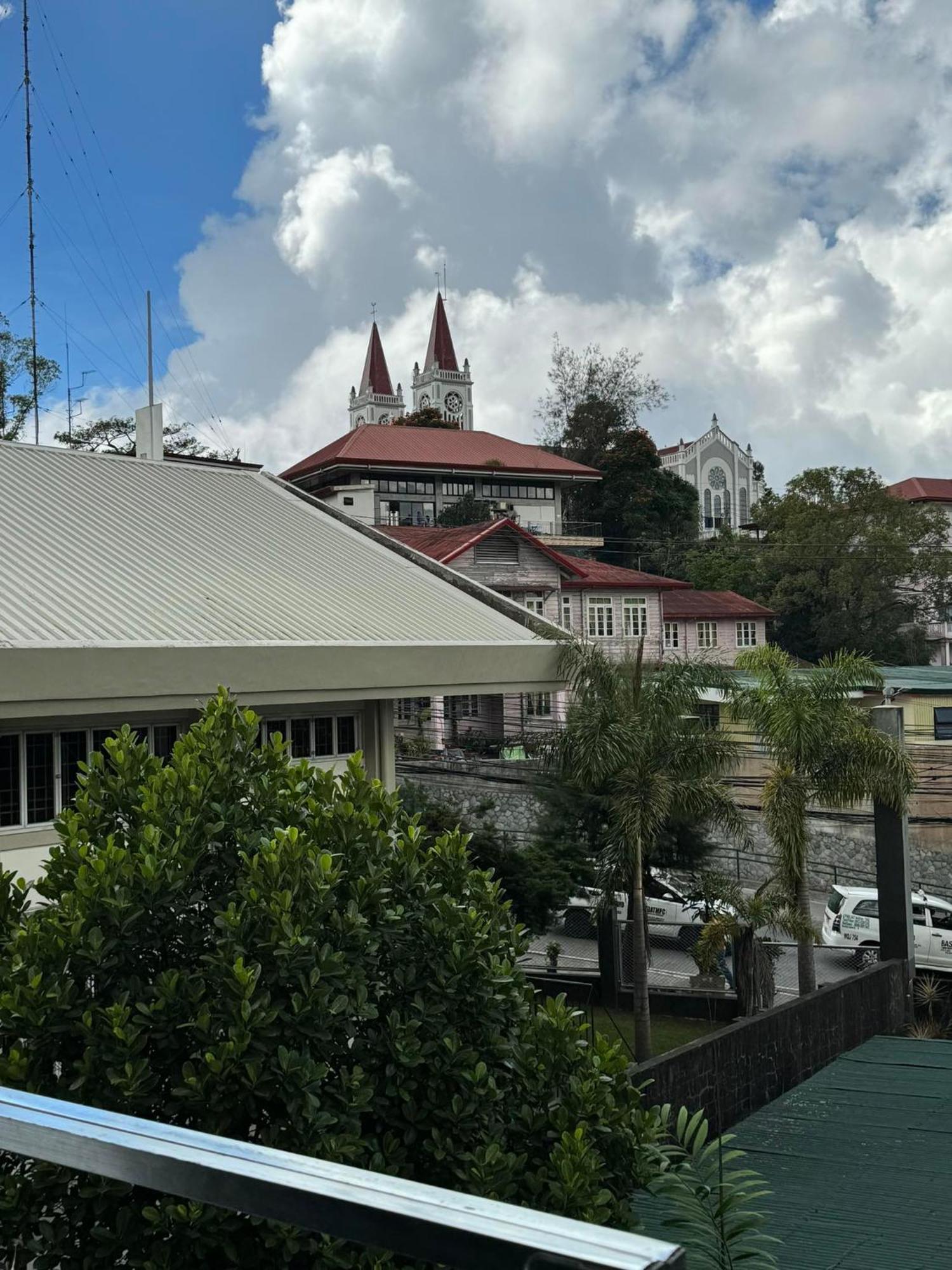 Susana'S Baguio Condotel Baguio City Exterior photo